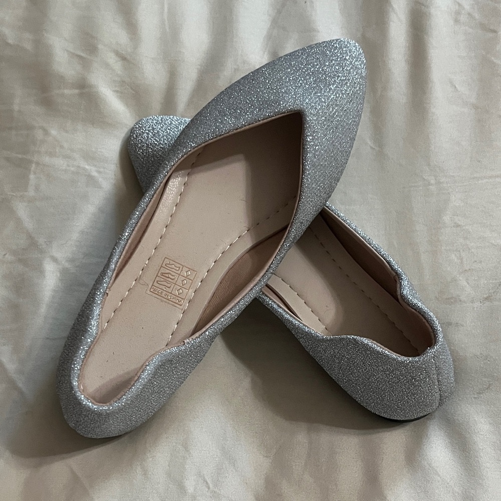NEW Silver Glitter Pointed-Toe Women's Flats